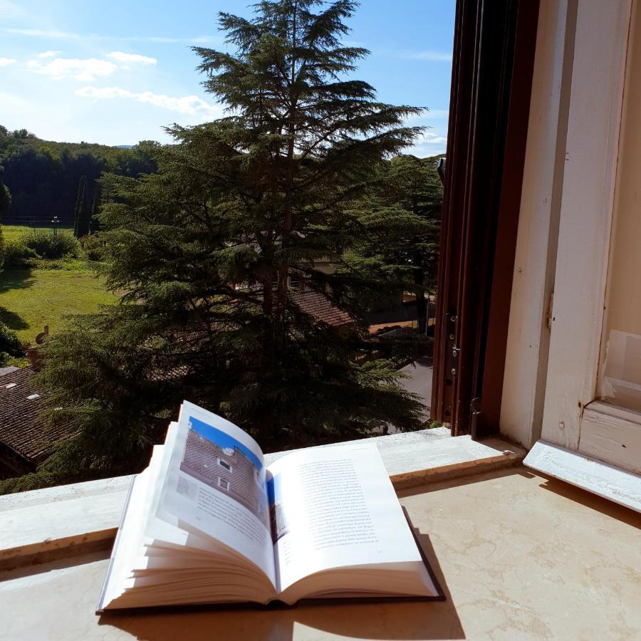 La Casa Dei Libri Villa Sutri Bagian luar foto